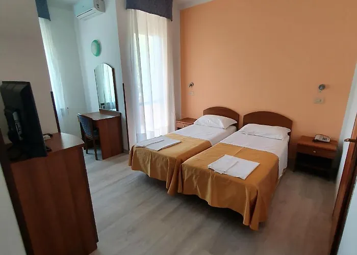 Otel Perla Massa Lombarda