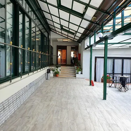 מלון Perla Massa Lombarda