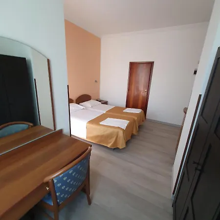 Perla Hotel 3*