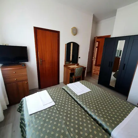 Perla Hotel 3*
