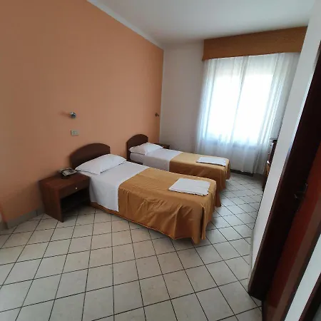 Perla Hotel 3*