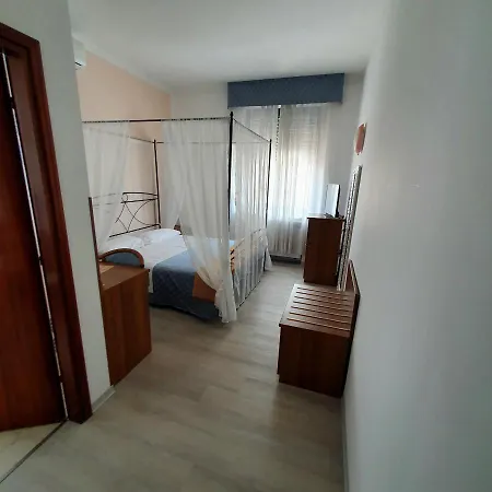 Perla Hotel 3*