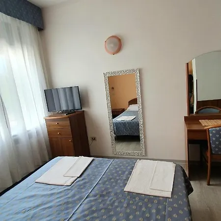 酒店 Perla Massa Lombarda