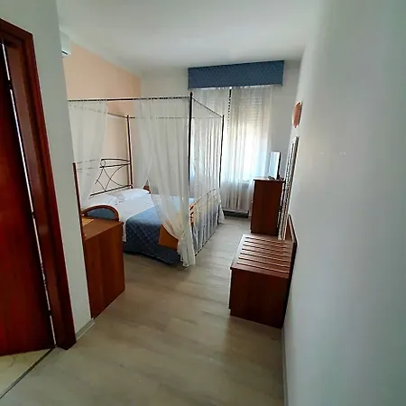 Perla 3*
