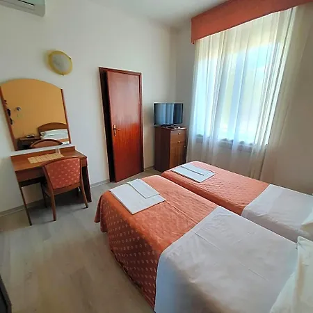 Szálloda Perla Massa Lombarda